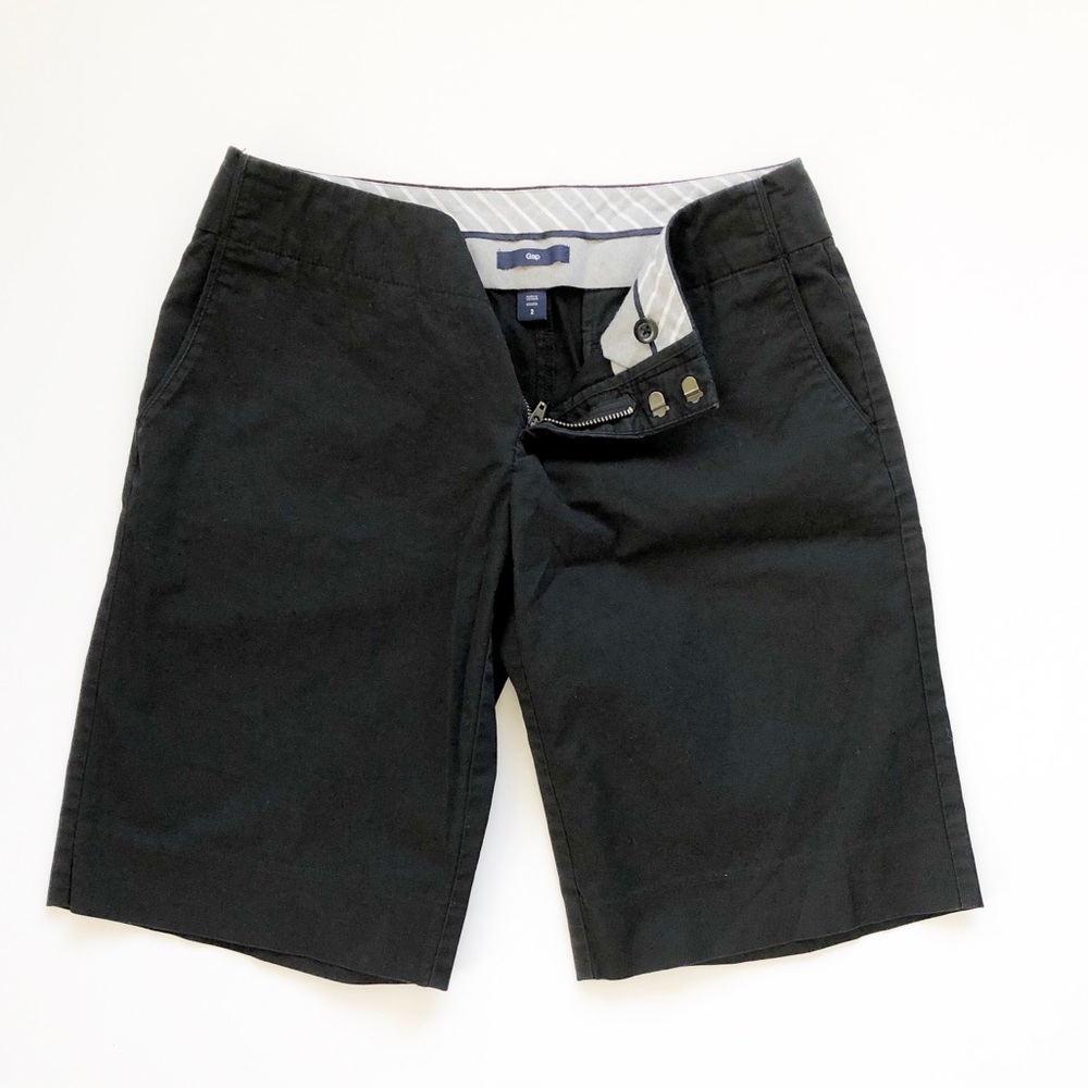 Gap Women’s Black Khaki Bermuda Shorts